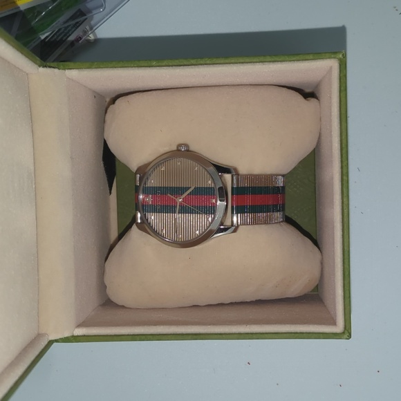 Men's Gucci watch - Picture 3 of 9
